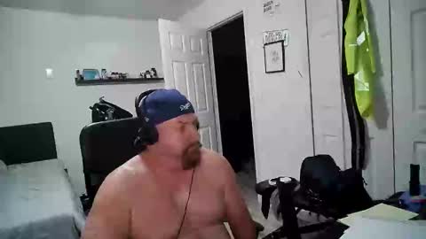 Snapshot of flaguy3233 chatting on 01/06/25, 11:09 Florida guy online show from 01/06/25, 11:09