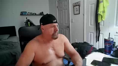 Snapshot of flaguy3233 chatting on 02/06/25, 01:49 Florida guy online show from 02/06/25, 01:49