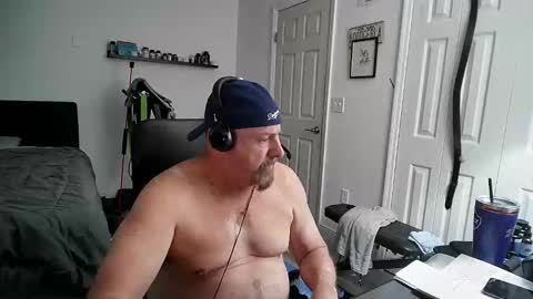 Snapshot of flaguy3233 chatting on 02/08/25, 09:46 Florida guy online show from 02/08/25, 09:46