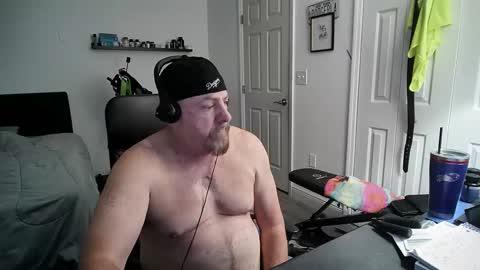 Snapshot of flaguy3233 chatting on 02/13/25, 01:15 Florida guy online show from 02/13/25, 01:15