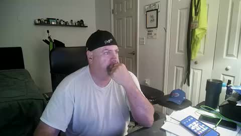 Snapshot of flaguy3233 chatting on 09/15/25, 06:19 Florida guy online show from 09/15/25, 06:19