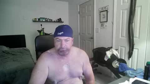 Snapshot of flaguy3233 chatting on 10/22/25, 04:18 Florida guy online show from 10/22/25, 04:18