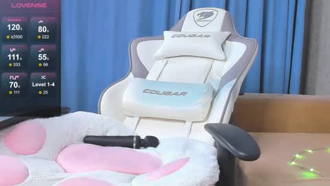 Yana online show from 12/13/24, 11:39