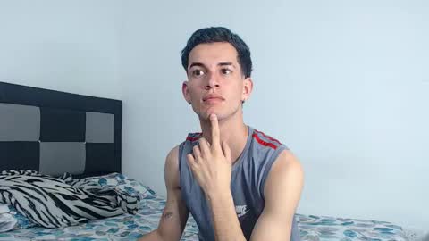 Snapshot of fleeting_love chatting on 12/21/25, 02:08 Steven and Daniel online show from 12/21/25, 02:08