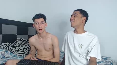 Snapshot of fleeting_love chatting on 12/21/25, 11:12 Steven and Daniel online show from 12/21/25, 11:12