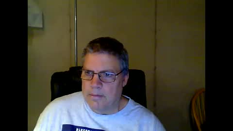Snapshot of fletch32 chatting on 04/18/26, 06:45 jd online show from 04/18/26, 06:45
