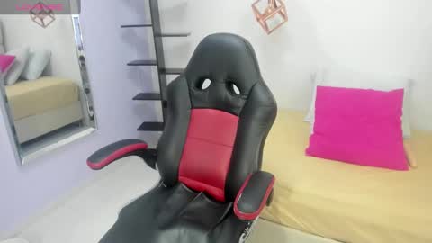   FLEUR   online show from 02/15/25, 07:17