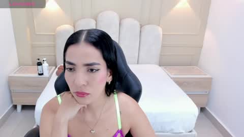 Snapshot of fleurgreco chatting on 04/23/26, 12:15 FLEUR online show from 04/23/26, 12:15