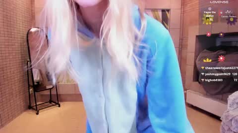 FlexiMona online show from 04/18/26, 07:07