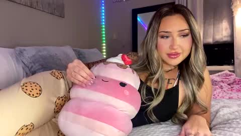 Snapshot of flexyroxxxy chatting on 01/15/25, 05:29 Roxy online show from 01/15/25, 05:29