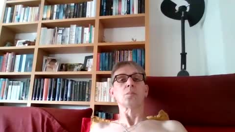Snapshot of flinx71 chatting on 08/05/26, 07:11 Ralf online show from 08/05/26, 07:11