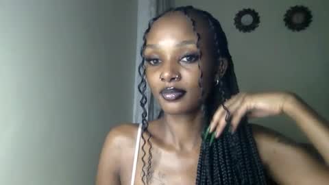 Snapshot of flirtyy_sheery chatting on 05/31/26, 10:33 sheery online show from 05/31/26, 10:33