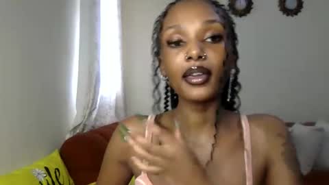Snapshot of flirtyy_sheery chatting on 06/04/26, 10:32 sheery online show from 06/04/26, 10:32