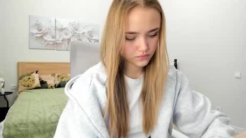 Mona online show from 12/23/25, 02:31