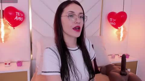 Luna online show from 02/16/25, 11:38