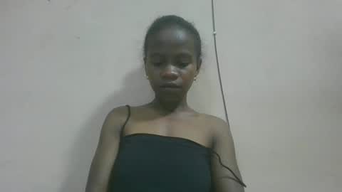 Snapshot of flora48230522373 chatting on 05/05/26, 07:27 flora48230522373 online show from 05/05/26, 07:27