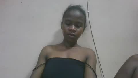 Snapshot of flora48230522373 chatting on 05/05/26, 07:33 flora48230522373 online show from 05/05/26, 07:33