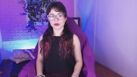 flora_blue online show from 10/22/25, 12:05
