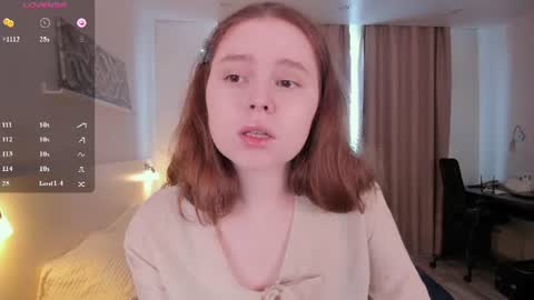 Snapshot of flora_fiore chatting on 06/19/26, 06:18 Hayley I WILL COME BACK ON MAY 27TH 6pm UTC online show from 06/19/26, 06:18