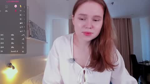 Snapshot of flora_fiore chatting on 06/20/26, 06:27 Hayley I WILL COME BACK ON MAY 27TH 6pm UTC online show from 06/20/26, 06:27