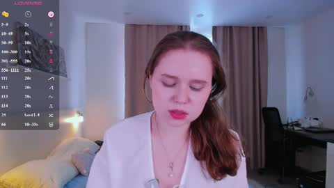 Snapshot of flora_fiore chatting on 06/27/26, 12:22 Hayley I WILL COME BACK ON MAY 27TH 6pm UTC online show from 06/27/26, 12:22