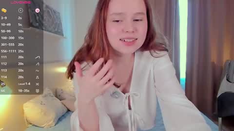 Snapshot of flora_fiore chatting on 07/10/26, 06:17 Hayley I WILL COME BACK ON MAY 27TH 6pm UTC online show from 07/10/26, 06:17