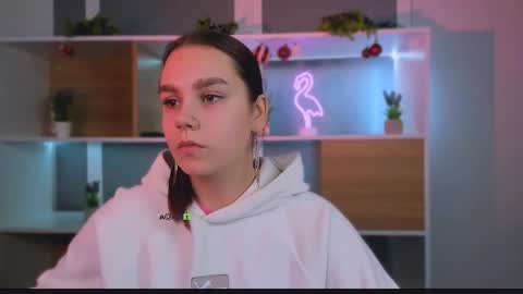 flora_nyx online show from 01/12/26, 06:07