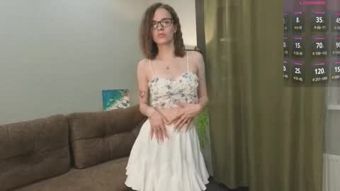 Anna online show from 10/10/25, 01:32