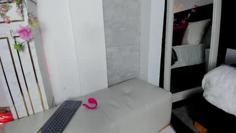 FLORA online show from 04/04/26, 12:31