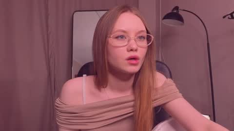 Snapshot of floralarsson chatting on 05/11/26, 04:04 hey there guys im Flora no not the one from WInx. But I love magical stuff and especially I love nature. I dont know I thin online show from 05/11/26, 04:04