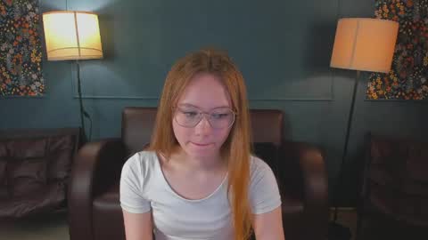 Snapshot of floralarsson chatting on 06/10/26, 03:39 hey there guys im Flora no not the one from WInx. But I love magical stuff and especially I love nature. I dont know I thin online show from 06/10/26, 03:39