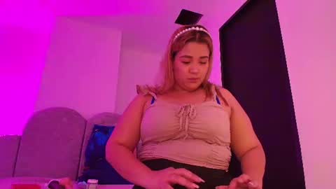 Flordecayena  online show from 07/13/26, 03:09