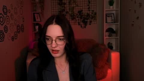 florence_barker online show from 05/04/26, 12:56
