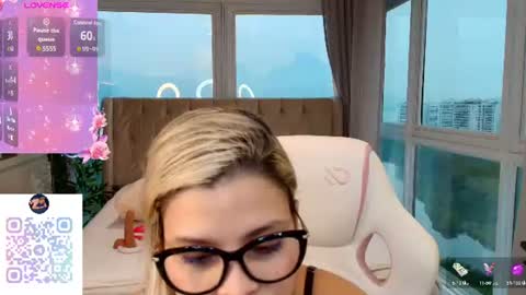 Snapshot of florence_ford chatting on 06/11/26, 10:57 Florence Ford online show from 06/11/26, 10:57