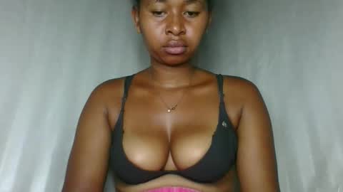 florencia011 online show from 12/18/25, 09:43