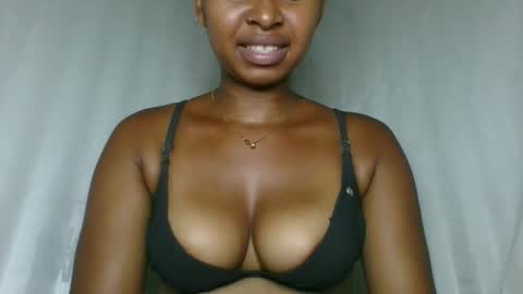 florencia011 online show from 12/20/25, 09:49