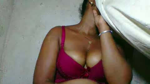 florencia011 online show from 04/21/26, 06:20