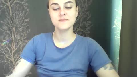 Snapshot of flower_bluee chatting on 05/29/26, 05:49 Ambika 3 online show from 05/29/26, 05:49