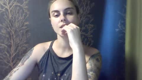 Snapshot of flower_bluee chatting on 07/17/26, 01:40 Ambika 3 online show from 07/17/26, 01:40