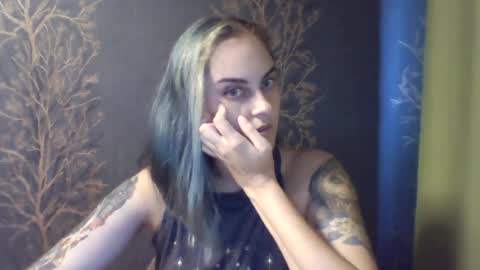 Snapshot of flower_bluee chatting on 07/20/26, 01:35 Ambika 3 online show from 07/20/26, 01:35