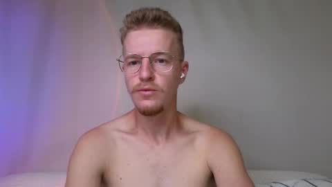 Snapshot of flower_haze chatting on 10/13/25, 04:45 Alexander online show from 10/13/25, 04:45