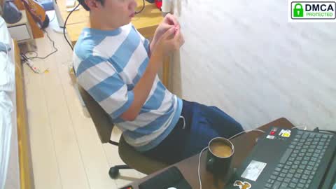 Snapshot of flowerbox chatting on 06/21/26, 09:01 flowerbox online show from 06/21/26, 09:01