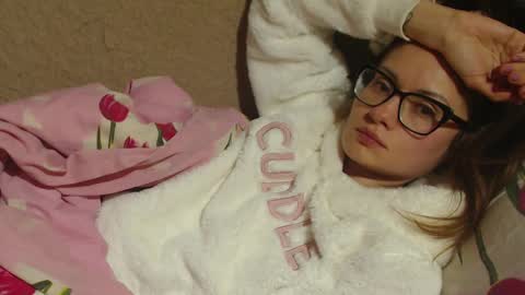 say meow and send tip  online show from 12/14/24, 02:45