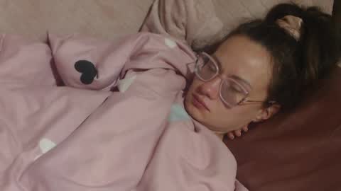 say meow and send tip  online show from 04/09/26, 05:07