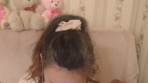 Snapshot of flowercandydoll chatting on 05/21/26, 03:19 say meow and send tip online show from 05/21/26, 03:19