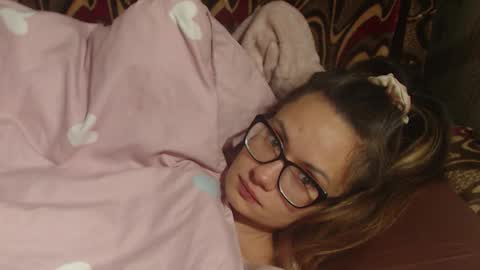 say meow and send tip  online show from 11/30/25, 07:07