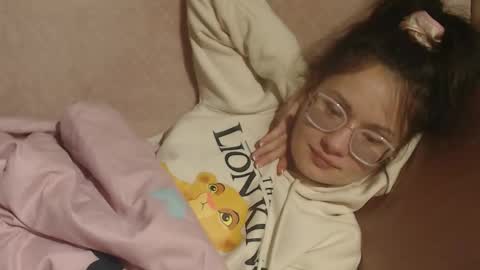 say meow and send tip  online show from 03/18/26, 10:46