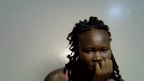 flowerdiva002 online show from 11/19/25, 07:14