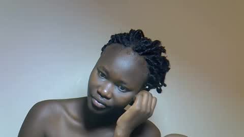 flowerdiva002 online show from 12/01/25, 08:08