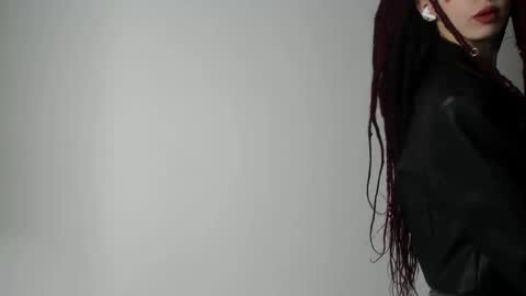 Snapshot of flowerofsin2001 chatting on 02/28/25, 03:59 Flower online show from 02/28/25, 03:59